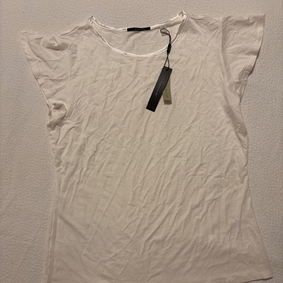 Tahari Flutter Sleeve Top- NWT - Picture 1 of 3